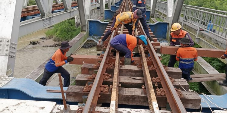 KAI Sumut Sudah Ganti 3.131 Bantalan Kayu ke Bantalan SIntetis Untuk Pemeliharaan Prasarana Perkeretaapian Berkelanjutan