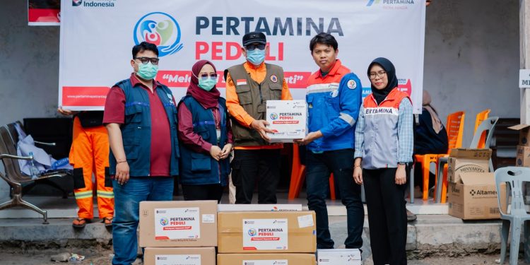 Pertamina Patra Niaga Regional Sumbagut Gerak Cepat Salurkan Bantuan Penanggulangan Asap di Kerumutan, Pelalawan Riau