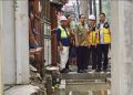 Melihat Langsung di Tengah Hujan, Wali Kota Medan Rico Waas Pastikan Pengerjaan Drainase Gaperta Berjalan Optimal