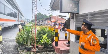 KAI Divre I Sumut Tambah 180 Petugas Ekstra Untuk Perkuat Keselamatan Perlintasan Sebidang