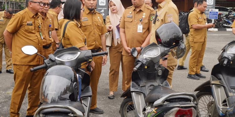 Wali Kota Medan Rico Waas Temukan Kendaraan Dinas Tak Bayar Pajak, Tanpa Plat dan Kaca Spion
