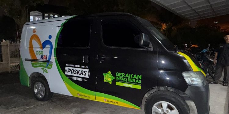 KAI Sumut Perkuat Fasilitas Sosial dan Rumah Ibadah Warga Sekitar Jalur Rel, Serahkan Ambulans dan Kursi Sekolah