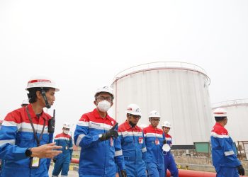 Pertamina Patra Niaga Regional Sumbagut Perkuat Keandalan Operasional di Riau, Wakil Direktur Utama Tinjau Fuel Terminal Sei Siak