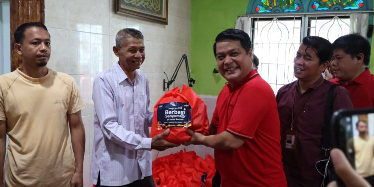 Telkomsel Salurkan Sembako untuk Warga Binjai Sumut, Komitmen Melayani Sepenuh Hati